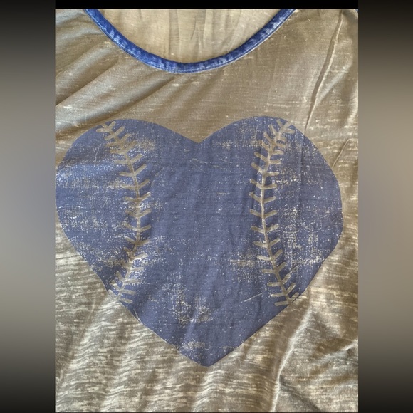 Threads4Thought Heart Baseball Tshirt Size M - Picture 2 of 4
